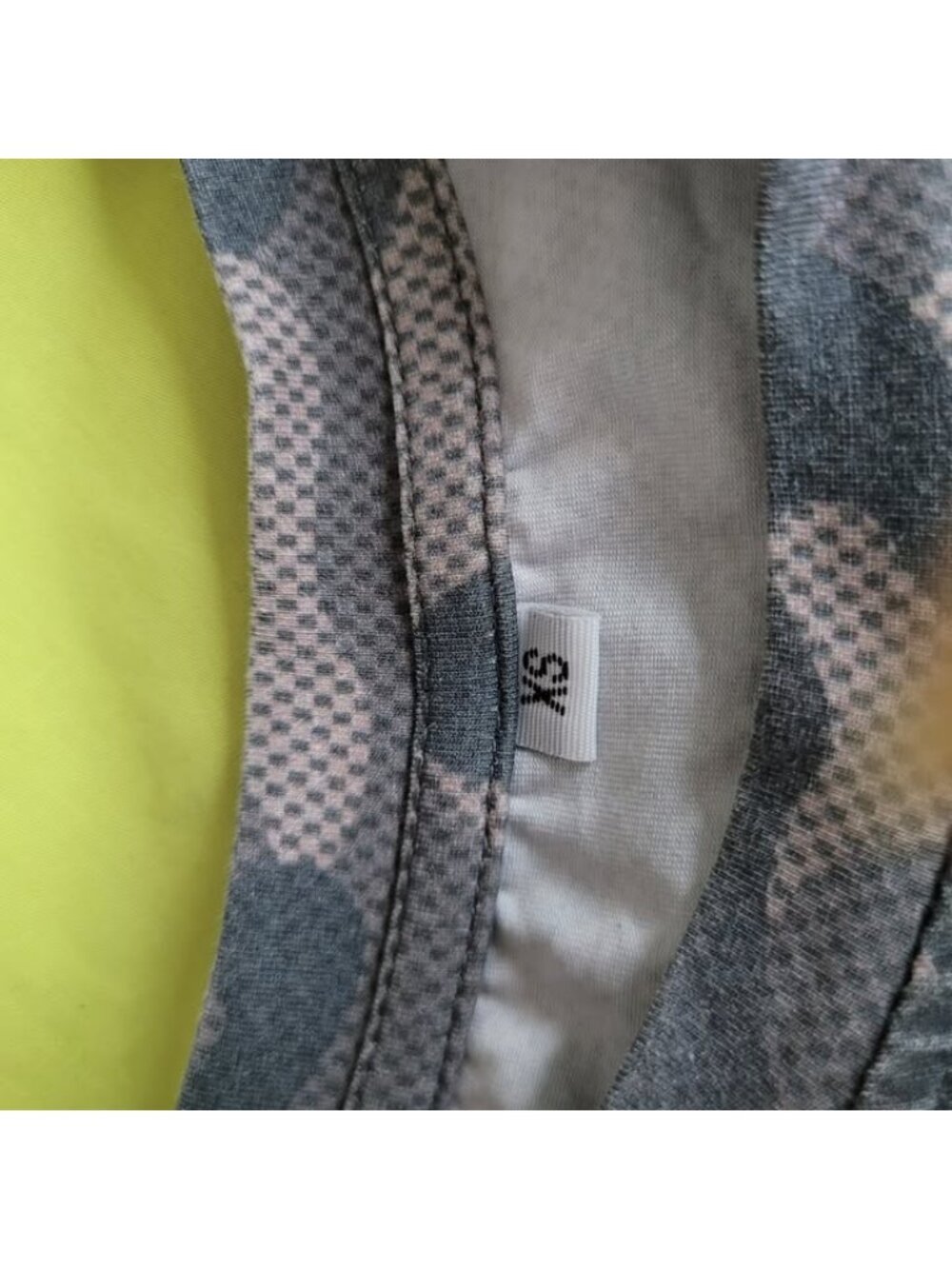 Camo Lettering Cropped Top (XS) - Picture 6 of 7